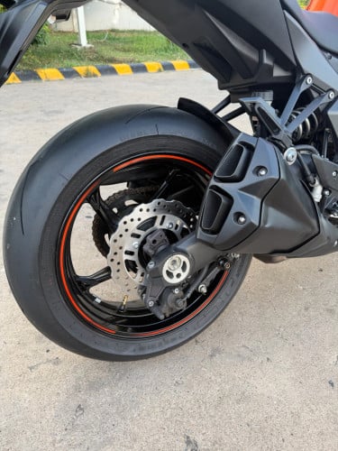 Kawasaki Z1000