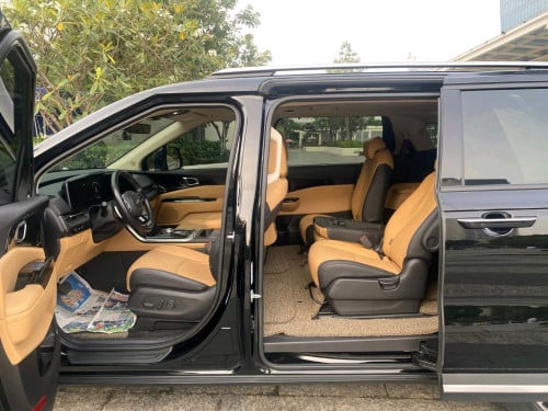 Kia carnivall ឆ្នាំ2022 full option sinagtur បើកដំបូលពីរតង់ កុងទ័រឌីជីថល កាំម៉េរ៉ា360 ចង្កិះលេខមួល