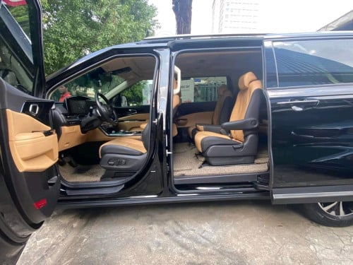 Kia carnivall ឆ្នាំ2022 full option sinagtur បើកដំបូលពីរតង់ កុងទ័រឌីជីថល កាំម៉េរ៉ា360 ចង្កិះលេខមួល