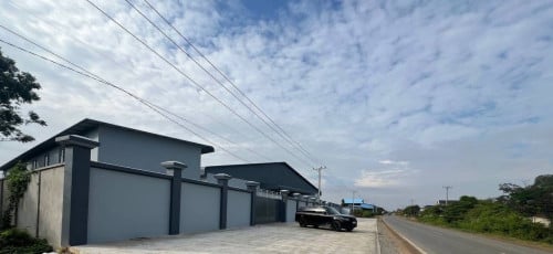 Land for sale.ឃ្លាំងនេះរៀបចំរួចរាល់ស្អាត មានទាំងការិយាល័យ