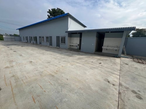Land for sale.ឃ្លាំងនេះរៀបចំរួចរាល់ស្អាត មានទាំងការិយាល័យ