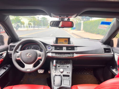 Lexus CT 200h 2011 Full option