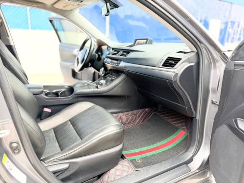 Lexus CT200h 2012 Full Premium​ ឃ្មុំ​ហ្ស៊ីន​ ឡានថ្មី​ទាំង​ក្នុង​ទាំង​ក្រៅ