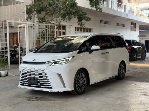 Lexus LM350