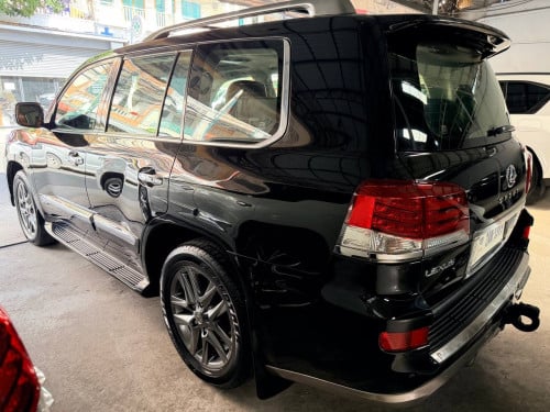 Lexus LX570 2013 Spec ពណ៌ខ្មៅ អារ៉ាប់ ផ្លាក 2AM-XXXXម្ចាស់ដើម ទើបកាត់បាន ក្នុងការ៉ុត 2AM-xxxz
