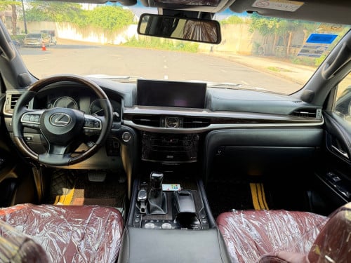 Lexus LX570 ឆ្នាំ2016 ម្ចាស់ដើម ធានាឡានស្អាត
