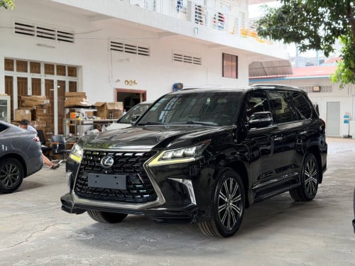 Lexus LX570