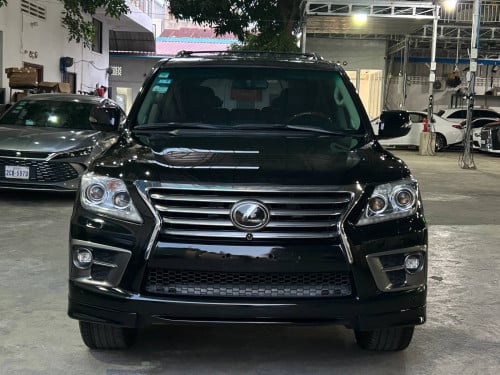 Lexus LX570
