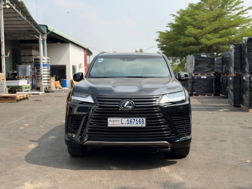 Lexus LX600 ESV VIP ARAB