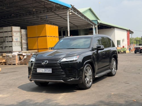 Lexus LX600 ESV VIP ARAB