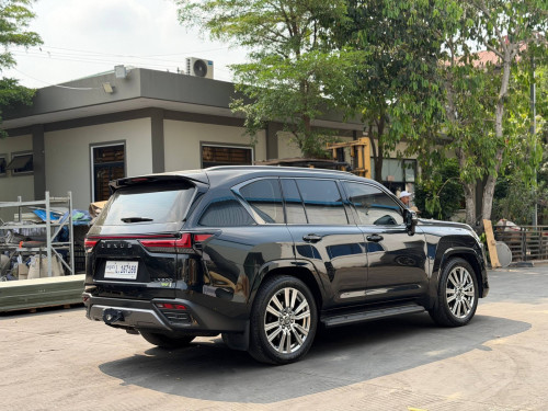 Lexus LX600 ESV VIP ARAB