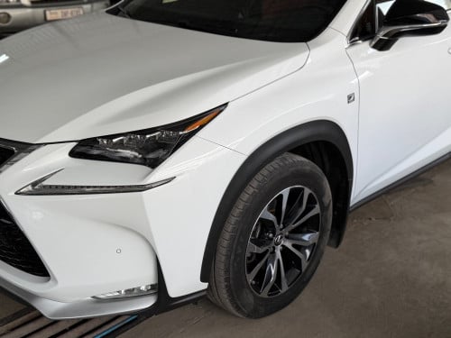 Lexus Nx200t 2016 F-Sport ក្នុងក្រហម គុជ៣ ប៉ុង២ ៥ប៊ូតុង