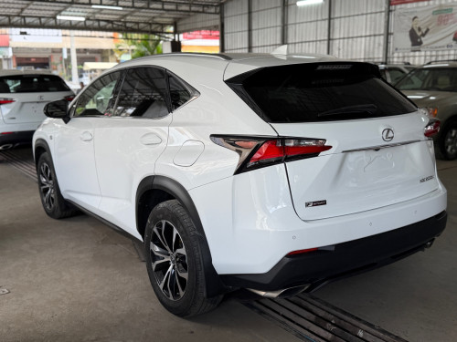 Lexus Nx200t 2016 F-Sport ក្នុងក្រហម គុជ៣ ប៉ុង២ ៥ប៊ូតុង