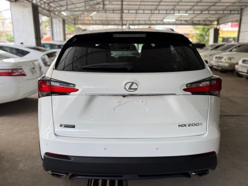 Lexus Nx200t 2016 F-Sport ក្នុងក្រហម គុជ៣ ប៉ុង២ ៥ប៊ូតុង