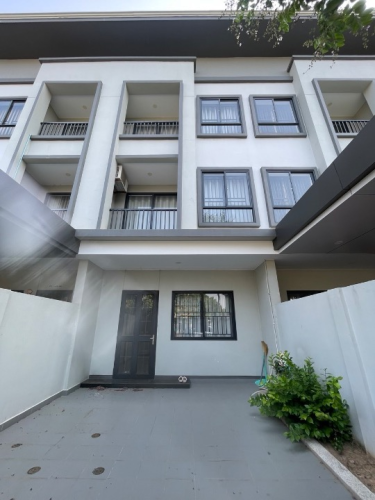Link house for rent at Borey Chipmong 598