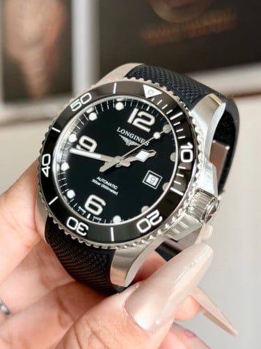 LONGINES Hydro Conquest Men’s Black Watch 42mm