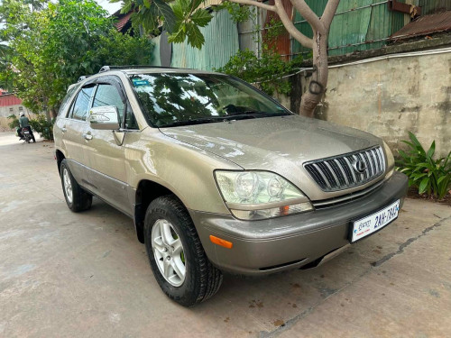 LUXUS RX300 ឆ្នាំ2002
