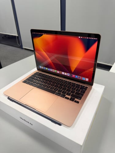 Macbook Air M1 (2020) ថ្មី99% មានប្រអប់ Charger original