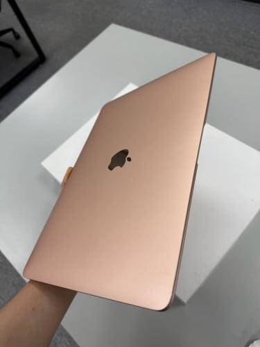 Macbook Air M1 (2020) ថ្មី99% មានប្រអប់ Charger original