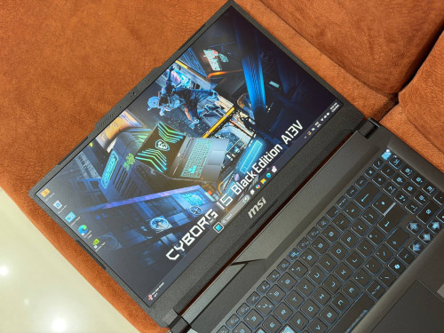 MSI Cyborg 15 A13VF ( 99% )CPU Core i7-13th, RAM 16GB, SSD 512GB, VGA Nvidia RTX4060 8GB