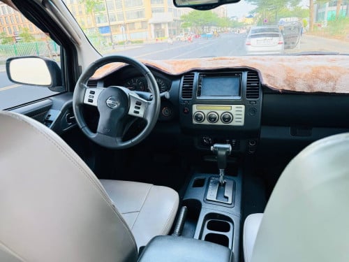 NAVARA 07ប៉ុង2ឡានមហាខ្ចី