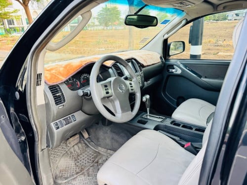 NAVARA 07ប៉ុង2ឡានមហាខ្ចី
