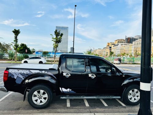 NAVARA 07ប៉ុង2ឡានមហាខ្ចី