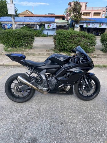R7
