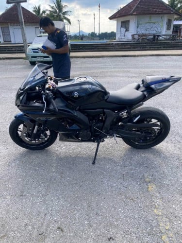 R7