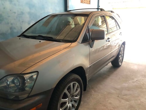 RX300 ឆ្នាំ02 ប៉ុង2 តម្លៃ 9700$ ឡានស្អាតជិះគ្រួសារ