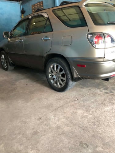RX300 ឆ្នាំ02 ប៉ុង2 តម្លៃ 9700$ ឡានស្អាតជិះគ្រួសារ