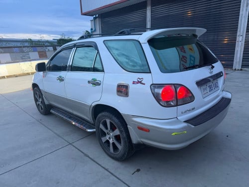 RX300 ឆ្នាំ 2001