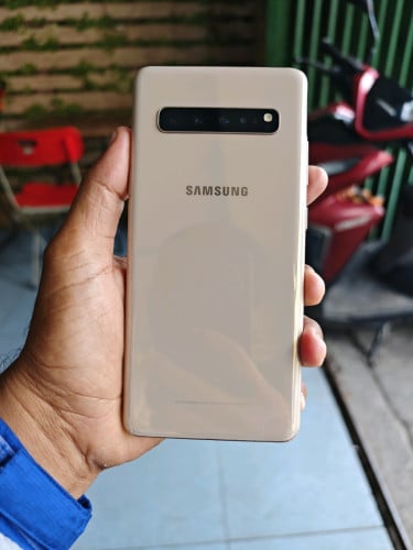 Samsung S10 5G 8g/256g_Korea(វៃដូរបាន)👉$145