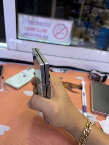 Samsung zfold6 512G/12G sim2 ស្អាត 98%