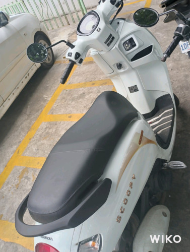 Scoopy I ម៉ូតូក្រុមហ៊ុនលក់ ម៉ូតូជិះផ្ទាល់ខ្លួន