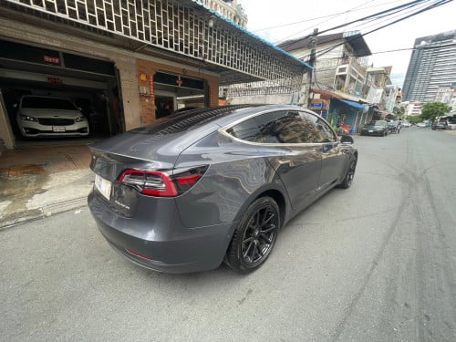 Tesla Model 3 2018 Long Range Dual Motor 7មុឺនម៉ាយសុីន មានFast Charge CCS2ស្រាប់ផ្លាកលេខម្ចាស់ដើមទី1