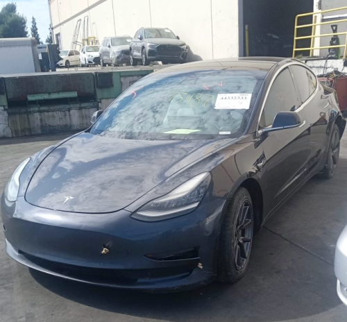 Tesla Model 3 AWD Long Range
