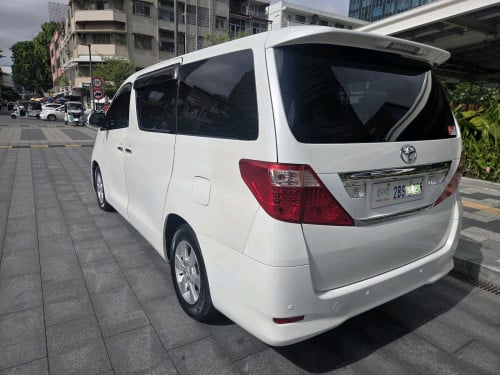 Toyota Alphard 2010
