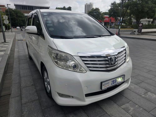 Toyota Alphard 2010