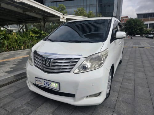 Toyota Alphard 2010