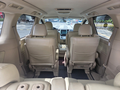 Toyota Alphard 2010