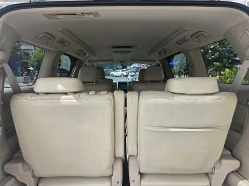Toyota Alphard 2010