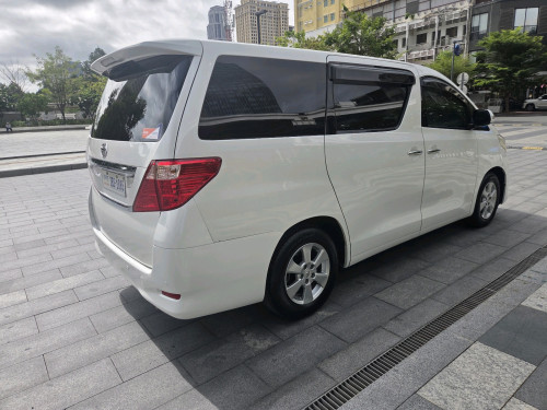Toyota Alphard 2010