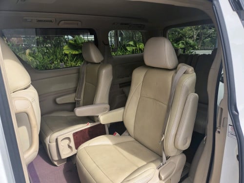 Toyota Alphard 2010