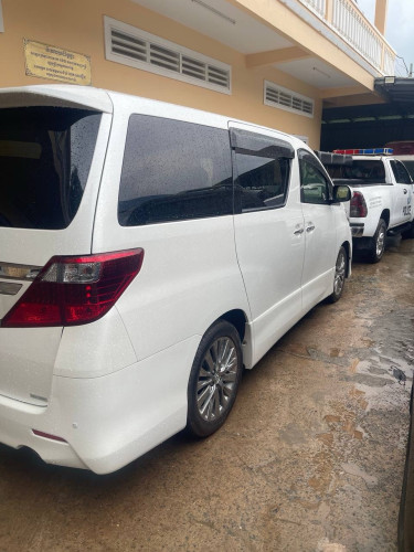 Toyota Alpharf 2013 for rent 1000/1month