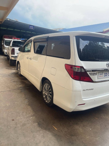 Toyota Alpharf 2013 for rent 1000/1month