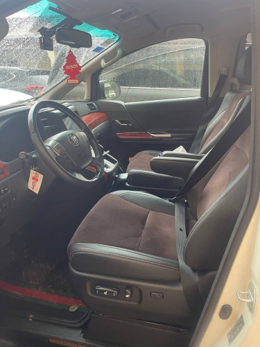 Toyota Alpharf 2013 for rent 1000/1month