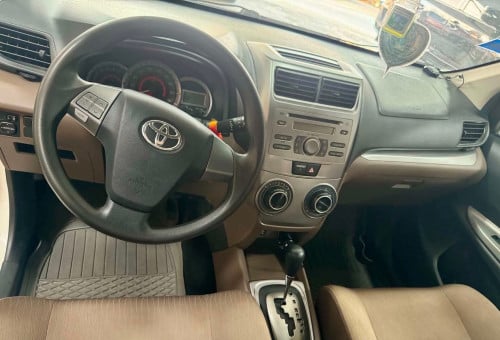 Toyota AVENZA 2016