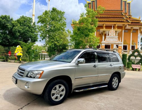 Toyota Higlander 2002 ប៉ុង2 បើកតំបូល V6