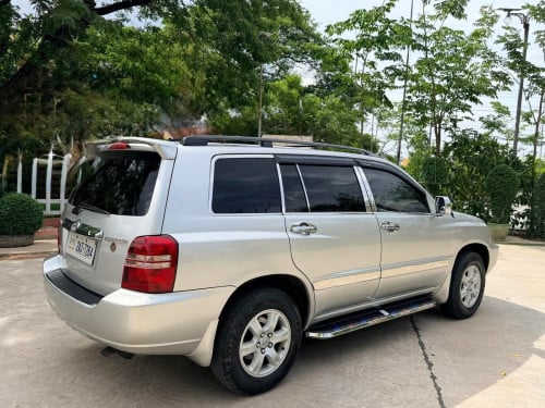 Toyota Higlander 2002 ប៉ុង2 បើកតំបូល V6